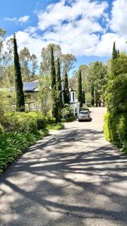 Emu Lodge Luxury 5-Bedroom Retreat on 3 Acres - 7