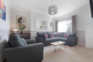 Stylish 3BR Stay Sleeps 9 by Stay With Us - 3