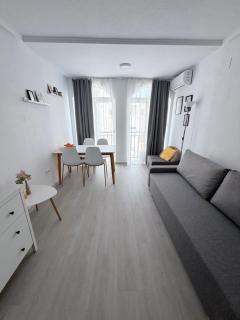 Two- story apartment near the sea 5 minutes - 6