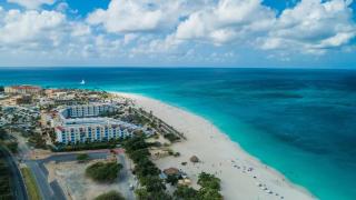 Affordable family apartment only 350 yards from Eagle Beach - 8