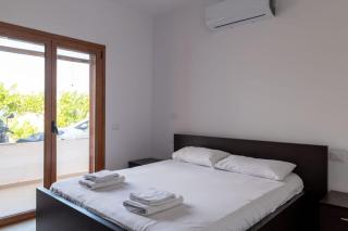 Roel House - 9
