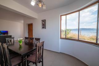 Roel House - 2