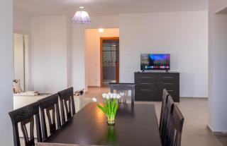 Roel House - 6