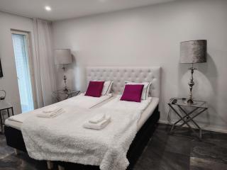 Anne House - 9