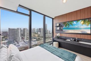 Luxury E11EVEN Residence Pool Beach Club & Gym - 1