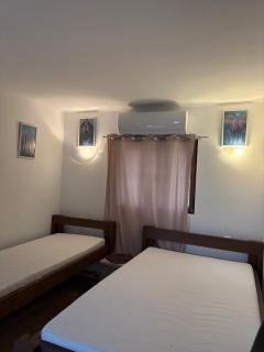 Babér Apartmanház Balatonakarattya - 2