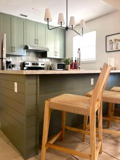 102, Ocean Side, Laundry, Desk, Backyard - 3