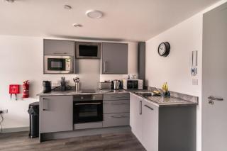 Smart 1 Bedroom Apartment in Liverpool Centre - 8