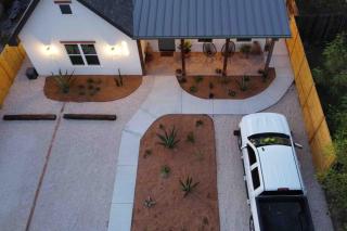 Orion C, Cozy 1BR Retreat, Pool, Grill - 2