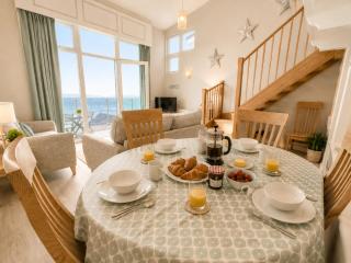 Westward Ho! Sea View Retreat - Family-Friendly Coastal Home - 7