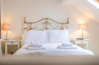 4 Bed in Whitby oc-w125 - 2