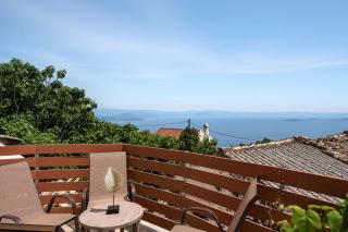 Art House Seaview & Jacuzzi Spartylas Sleeps 4 - 4