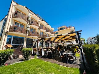 Ivian Family Hotel - 1