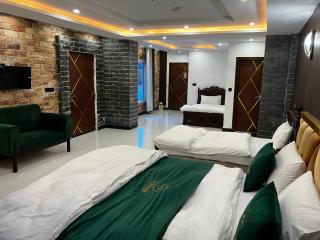 Landmark Hotel & Resort - 8