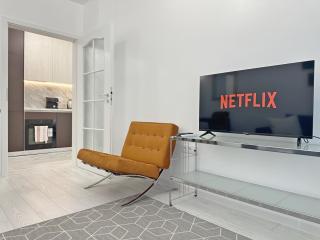 Ambiance 1 BDR Brand New Fast Wi-Fi - 7