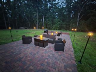 Scenic Cabin Retreat with Gym, Game Room and Outdoor Space - 8