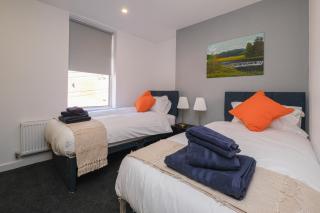 Homely 2BR Liverpool Stay Wi-Fi City Access - 4