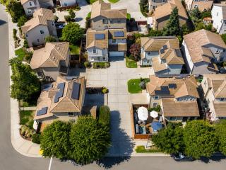 Insurance Ready 4BR Family Home Traveling Pros - 9