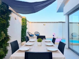 Ultimate Group Getaway Near St Julian's & Seafront - 8