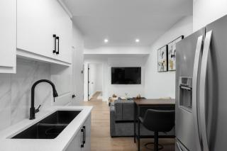 Modern 2 BR Basement Suite in Northwest Calgary - 3