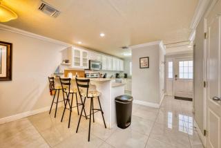Family Townhouse - Minutes to 7Mile Beach - 4