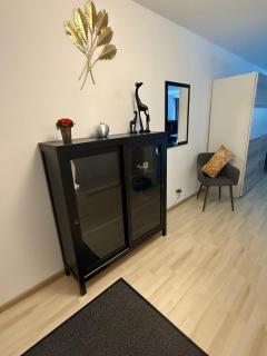 Ferienwohnung Heiter -ruhig - Terrasse -Stellplatz - WLAN - Vollausstattung - Entspannen am Rande der 3 Gleichen - 1