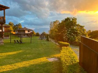 Leshten Guest Homes - 7