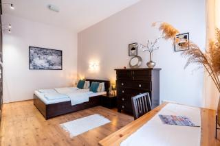 Heart of the City Cozy Corner with AC & Parking Included - 9