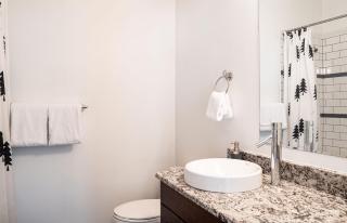 Selkirk Snug by Revelstoke Vacations - 8