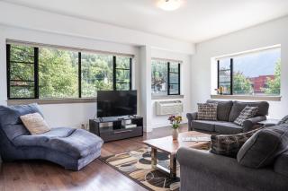 Selkirk Snug by Revelstoke Vacations - 8
