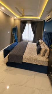 One Bed luxury Apartment with kitchen fridge ,free wifi ,Ac,oven - 0