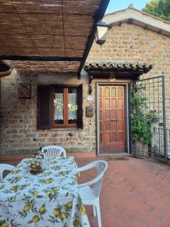 Casa Serafina trilocale con arredi d'arte e parcheggio privato - 2