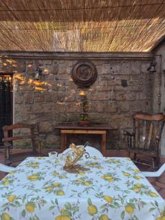 Casa Serafina trilocale con arredi d'arte e parcheggio privato - 1