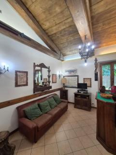 Casa Serafina trilocale con arredi d'arte e parcheggio privato - 1