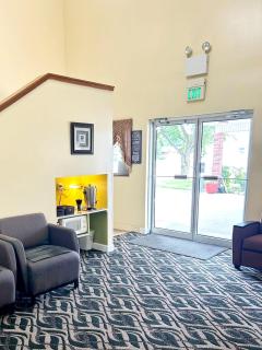 PATRIOT INN - 5