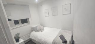 Entire Cosy Home in The Meadows, Nottingham - 6