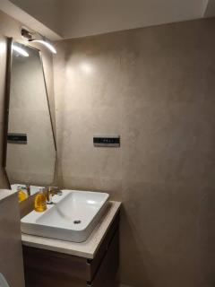 Stylish Como Studio w Wi-Fi Kitchen Parking - 4