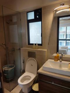 Stylish Como Studio w Wi-Fi Kitchen Parking - 1