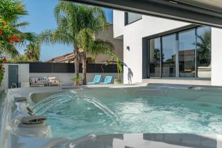 VILLA DE LUXE SUD DE LA FRANCE - PLAGE - PISCINE - JACUZZi - 0