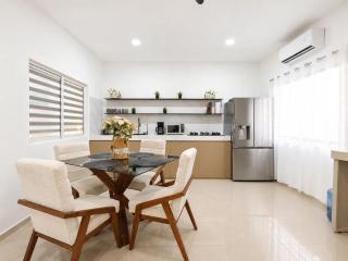 Cozy 2BR Retreat Near Beaches & City Center - 5