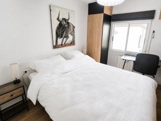 Bright Renovated Apartment with Courtyard Views - 7