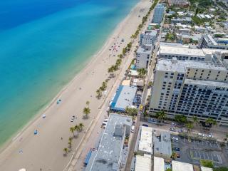 Beachfront Getaway Studio with Parking - M21 - 9