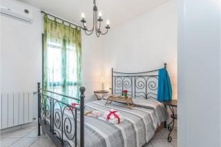 Trilo Debora 2Km From The Beach - Happy Rentals - 4