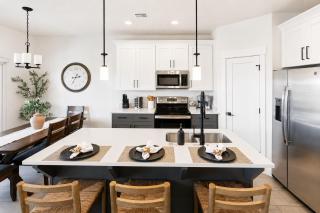 Private Hot Tub, Fire Pit, eBikes and BBQ - Close to Zion - 1