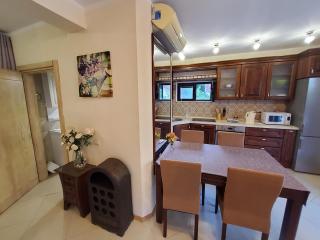 Glorious Villa - 4