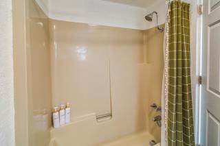Cozy Grand Coulee Home w/ Deck & Views! - 8