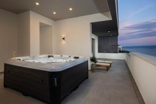 Villa Four Brothers - Penthouse Suite with Jacuzzi - 8