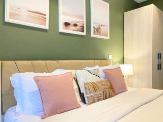 The Snug Stay - Lennox - 7
