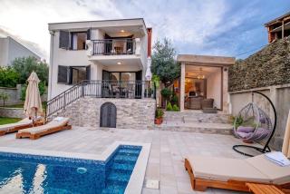 Guest House Luksic - 1