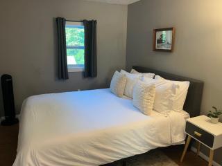Comfy Pet-Friendly Unit Near Outdoor Adventure! - 8